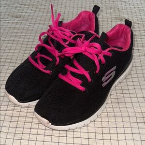 Skechers Black and Pink Sneakers Sporty Low-Top